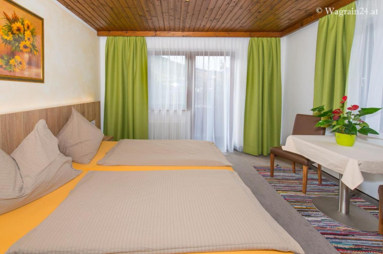 Pension Montana Wagrain Exterior foto